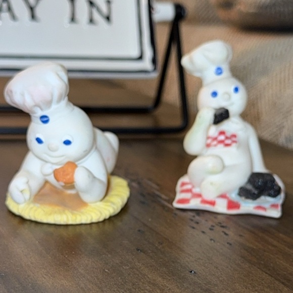 VTG Pillsbury Doughboy Figurines Monthly Calendar/The Danbury Mint Collectible - Picture 5 of 6